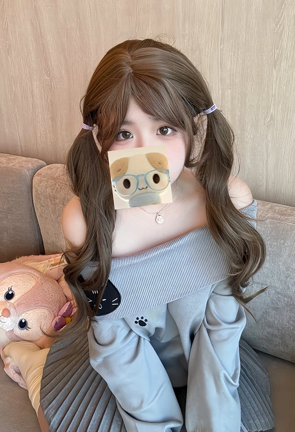 粉嫩福利姬@小鱼神的尺度私拍丰满上围太诱惑3